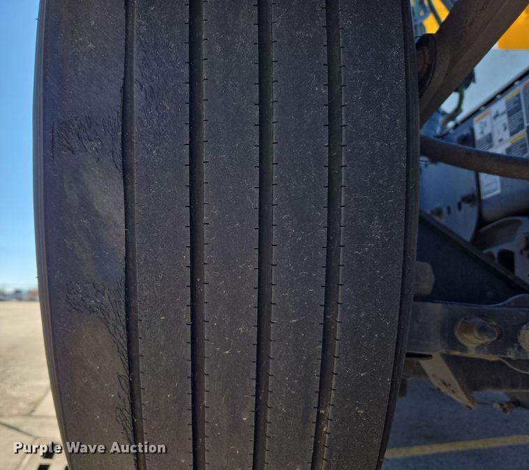 image for item DT7014 2020 Kenworth T680 semi truck