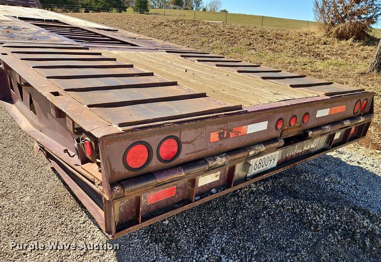 image for item DT7572 2006 Trail King TK70HT 452 drop deck hydraulic tail equipment trailer