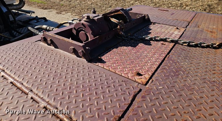 image for item DT7572 2006 Trail King TK70HT 452 drop deck hydraulic tail equipment trailer