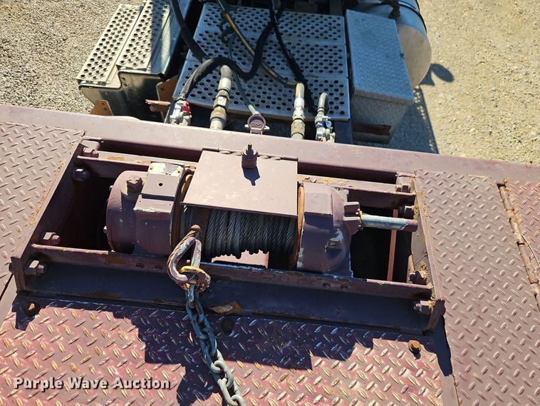 image for item DT7572 2006 Trail King TK70HT 452 drop deck hydraulic tail equipment trailer