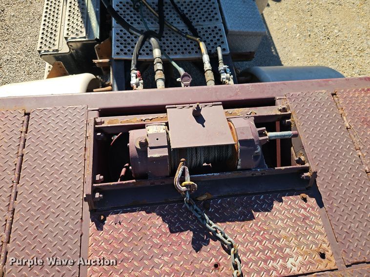 image for item DT7572 2006 Trail King TK70HT 452 drop deck hydraulic tail equipment trailer