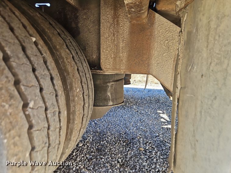 image for item DT7572 2006 Trail King TK70HT 452 drop deck hydraulic tail equipment trailer