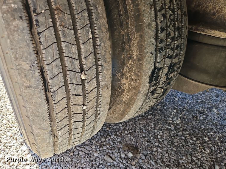 image for item DT7572 2006 Trail King TK70HT 452 drop deck hydraulic tail equipment trailer