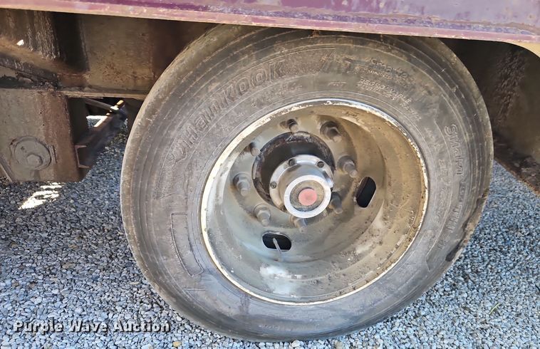 image for item DT7572 2006 Trail King TK70HT 452 drop deck hydraulic tail equipment trailer