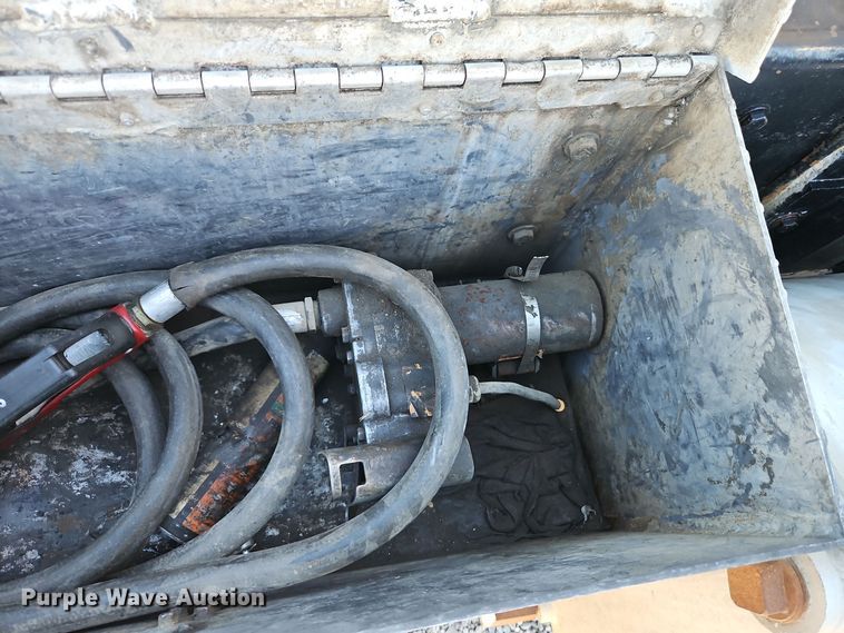 image for item DT7573 1992 Kenworth T800 semi truck