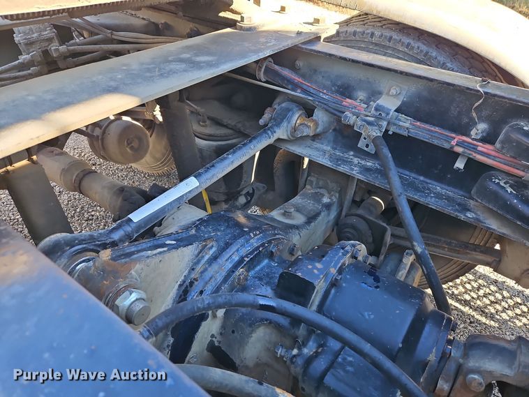 image for item DT7573 1992 Kenworth T800 semi truck