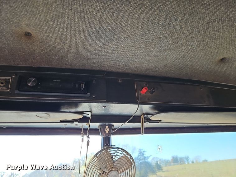 image for item DT7573 1992 Kenworth T800 semi truck