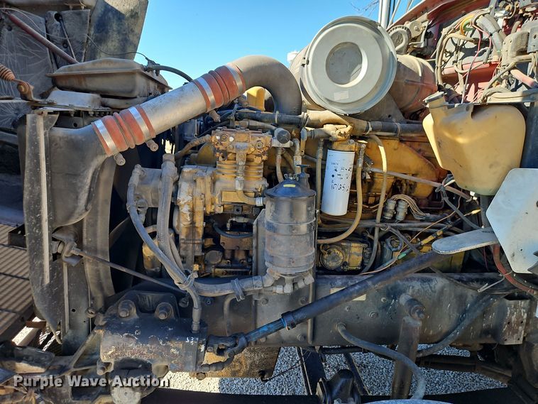 image for item DT7573 1992 Kenworth T800 semi truck