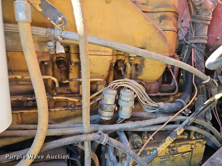 image for item DT7573 1992 Kenworth T800 semi truck