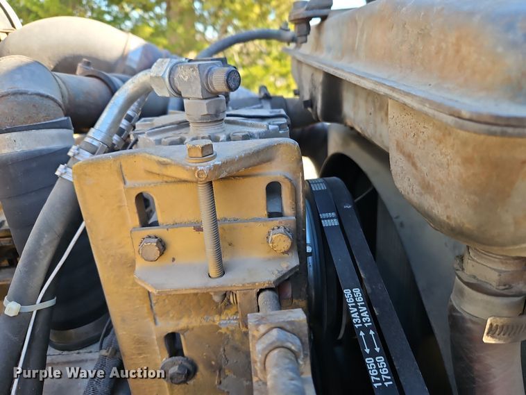 image for item DT7573 1992 Kenworth T800 semi truck