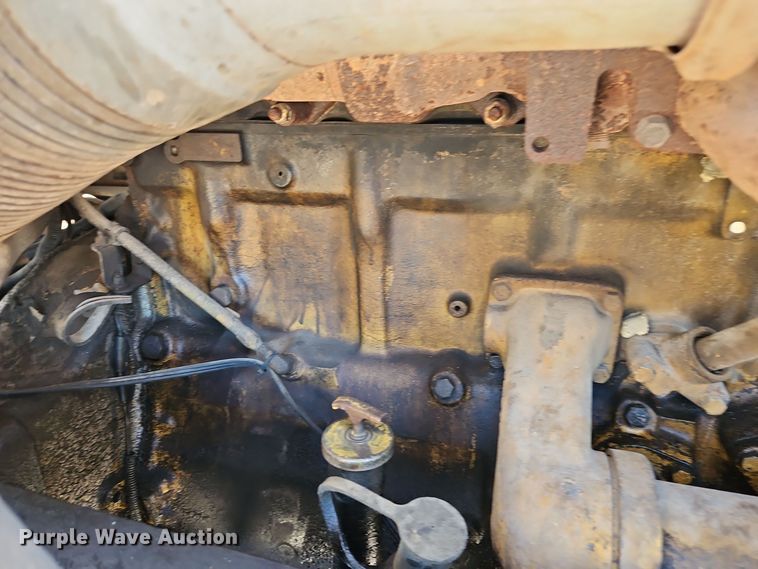 image for item DT7573 1992 Kenworth T800 semi truck