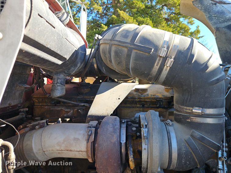 image for item DT7573 1992 Kenworth T800 semi truck