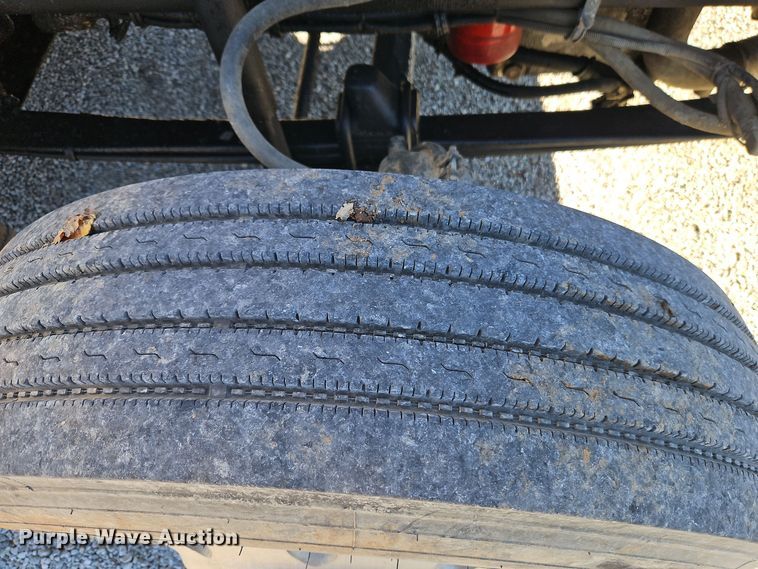 image for item DT7573 1992 Kenworth T800 semi truck