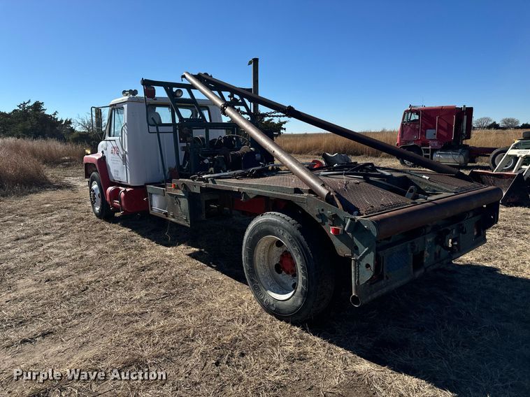 image for item DV2850 1981 International 1954 winch truck