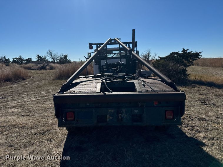 image for item DV2850 1981 International 1954 winch truck