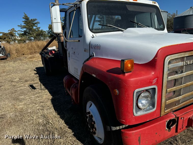 image for item DV2850 1981 International 1954 winch truck