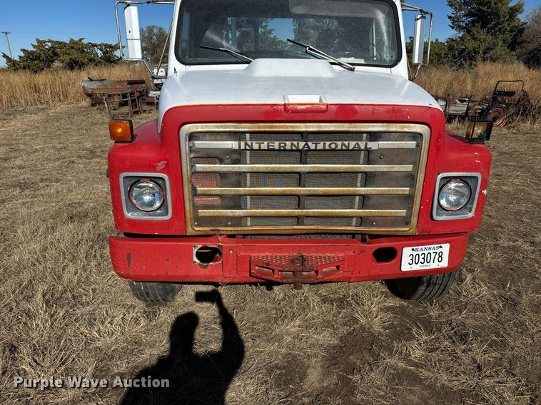image for item DV2850 1981 International 1954 winch truck