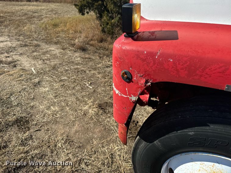 image for item DV2850 1981 International 1954 winch truck