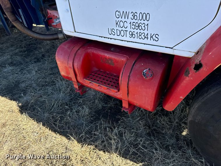 image for item DV2850 1981 International 1954 winch truck