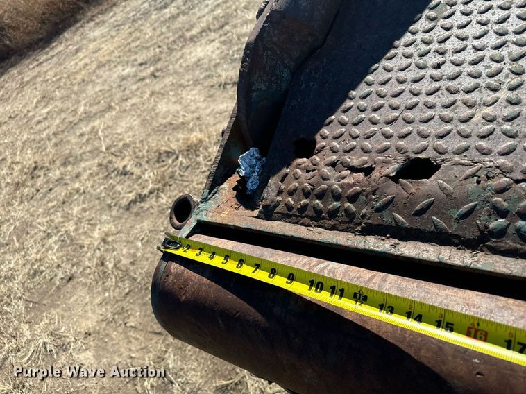 image for item DV2850 1981 International 1954 winch truck