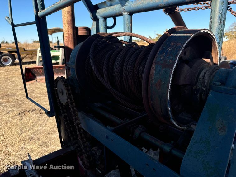 image for item DV2850 1981 International 1954 winch truck