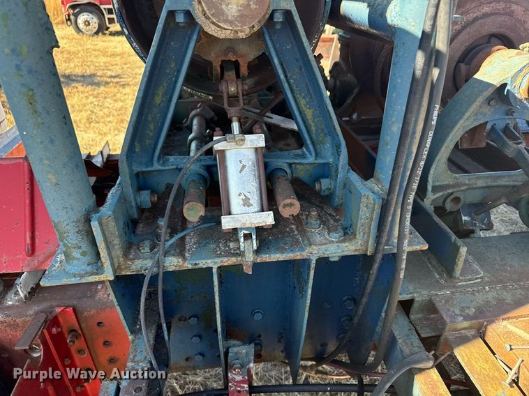 image for item DV2850 1981 International 1954 winch truck