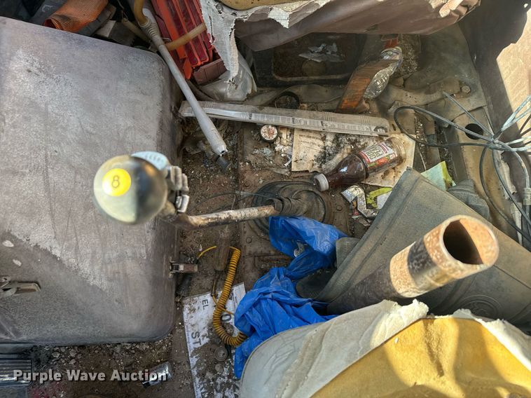 image for item DV2850 1981 International 1954 winch truck