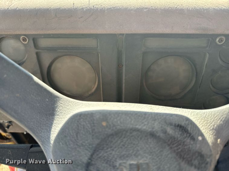 image for item DV2850 1981 International 1954 winch truck