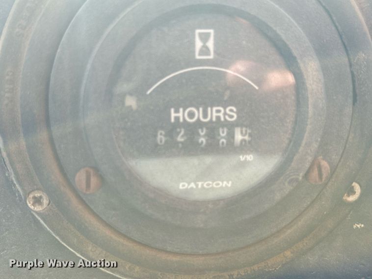 image for item DV2850 1981 International 1954 winch truck