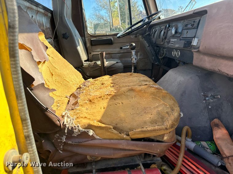 image for item DV2850 1981 International 1954 winch truck