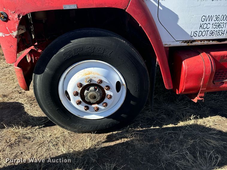 image for item DV2850 1981 International 1954 winch truck