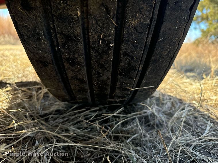 image for item DV2850 1981 International 1954 winch truck