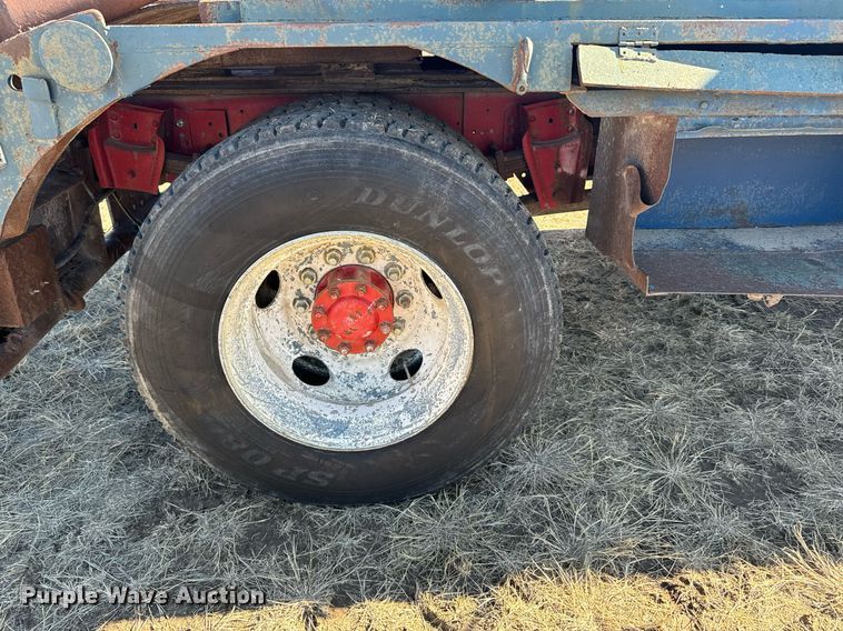 image for item DV2850 1981 International 1954 winch truck