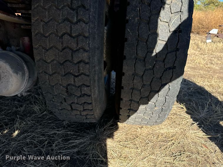 image for item DV2850 1981 International 1954 winch truck