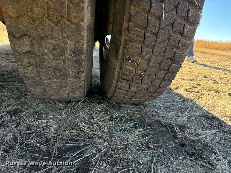 image for item DV2850 1981 International 1954 winch truck