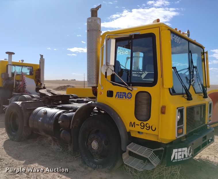 image for item DV6516 1997 Mack MR6 semi truck