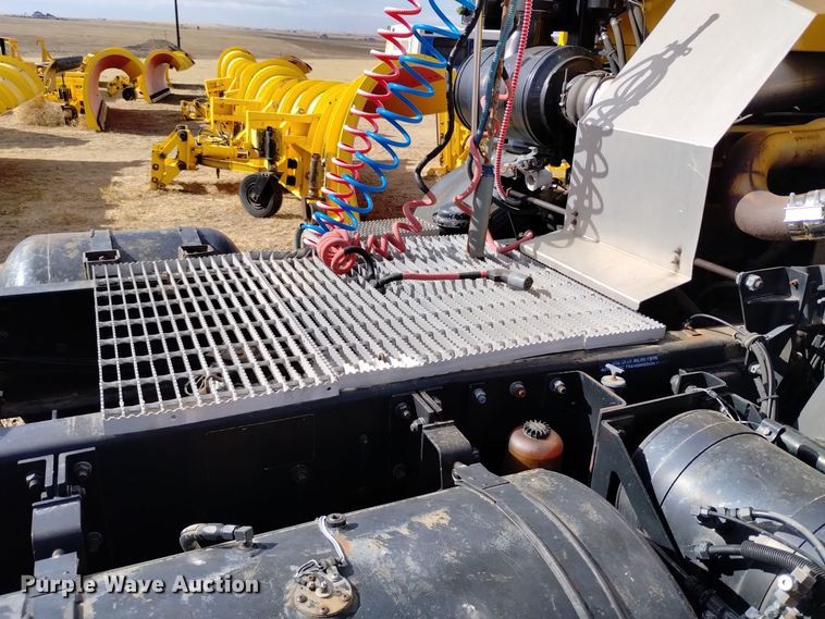 image for item DV6516 1997 Mack MR6 semi truck