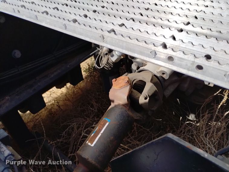 image for item DV6516 1997 Mack MR6 semi truck