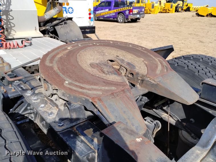 image for item DV6516 1997 Mack MR6 semi truck