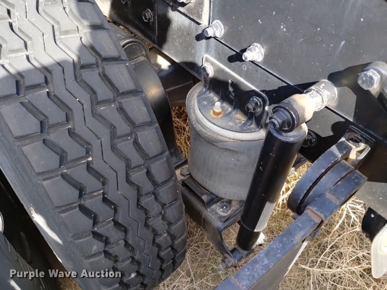 image for item DV6516 1997 Mack MR6 semi truck