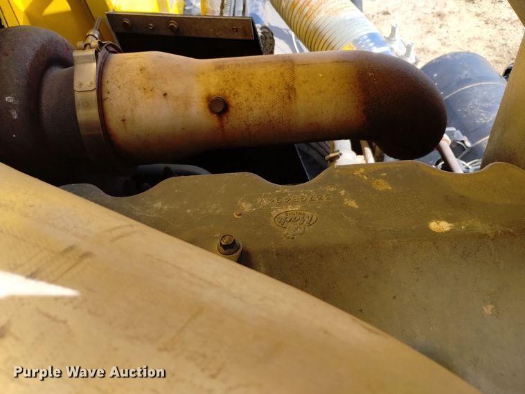 image for item DV6516 1997 Mack MR6 semi truck