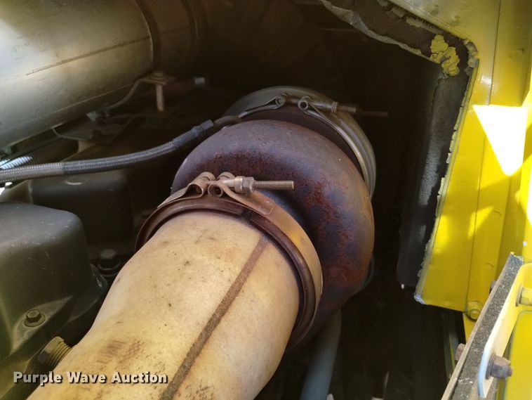 image for item DV6516 1997 Mack MR6 semi truck