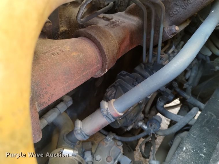 image for item DV6516 1997 Mack MR6 semi truck