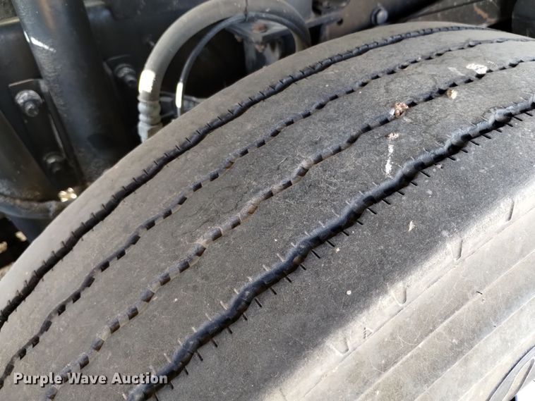 image for item DV6516 1997 Mack MR6 semi truck