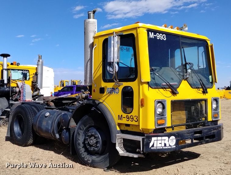 image for item DV6517 1997 Mack MR6 semi truck