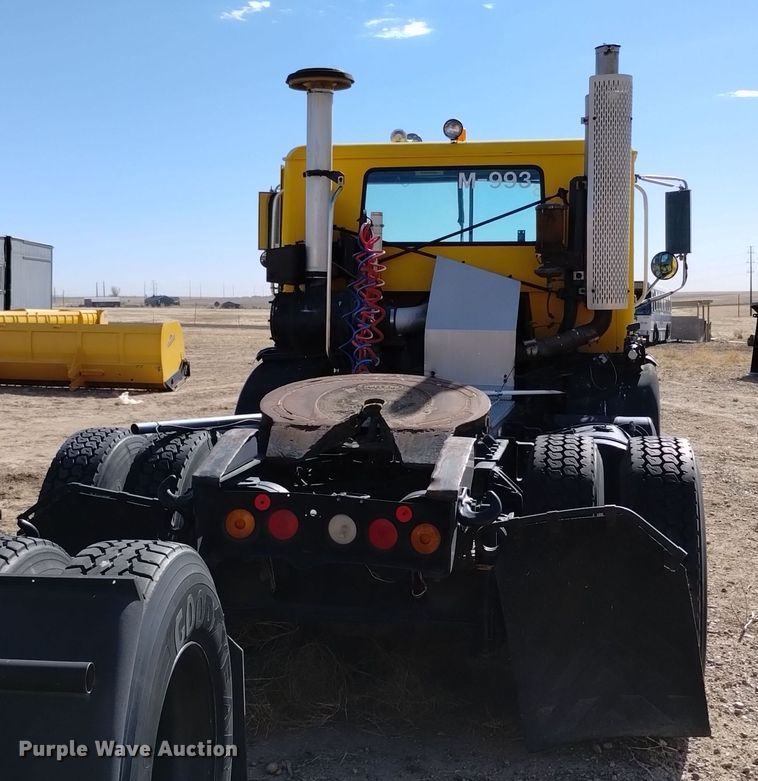 image for item DV6517 1997 Mack MR6 semi truck