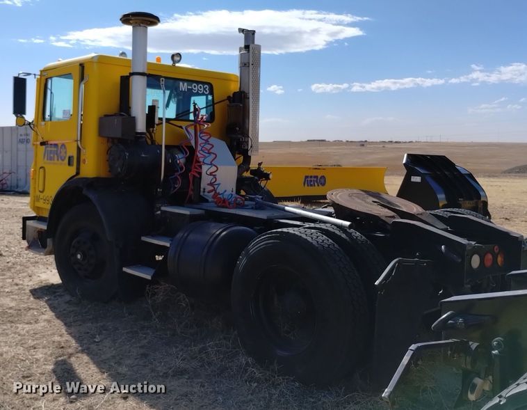 image for item DV6517 1997 Mack MR6 semi truck