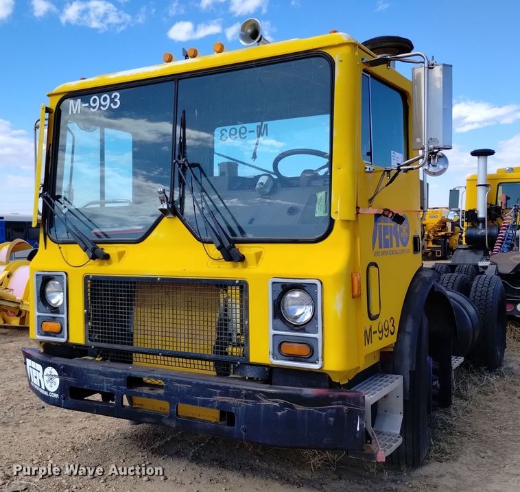 image for item DV6517 1997 Mack MR6 semi truck