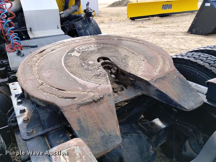 image for item DV6517 1997 Mack MR6 semi truck