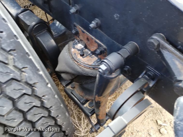 image for item DV6517 1997 Mack MR6 semi truck